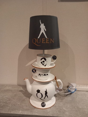 Handcrafted queen teapot based - queen,