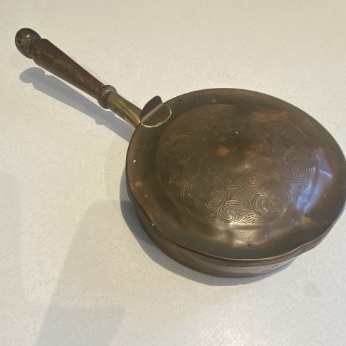 Round copper pan with - round,