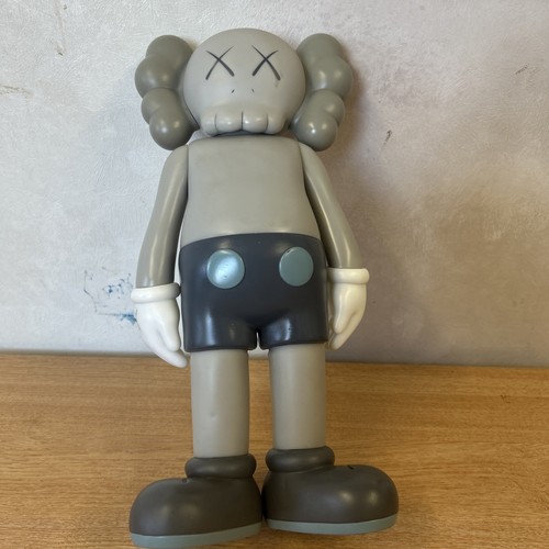 Kaws companion replica - kaws,