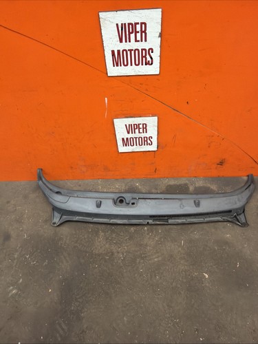 Ford front windscreen - front, top
