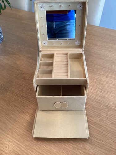Vintage jewellery box - box, gold