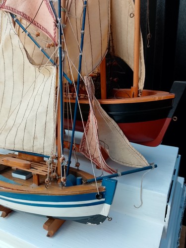 Two vintage model - boats, look