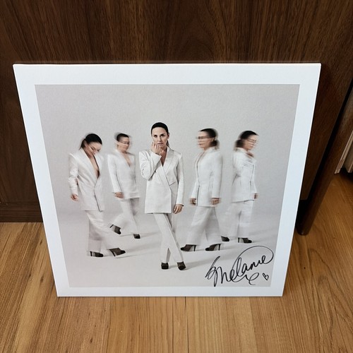 Melanie signed limited - c,
