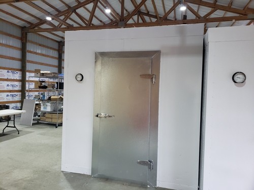 Walk cooler - in,