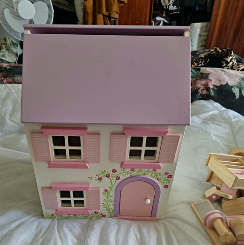 Wooden complete furnished - complete,