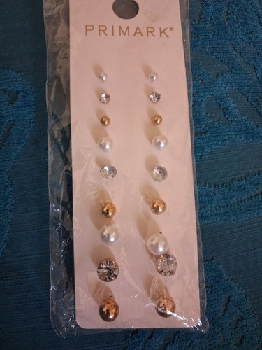 Primark earrings set includes - earrings,