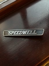 Speedwell Mini Bonnet Badge.