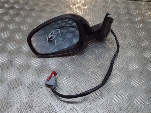 Left wing mirror with - wing,