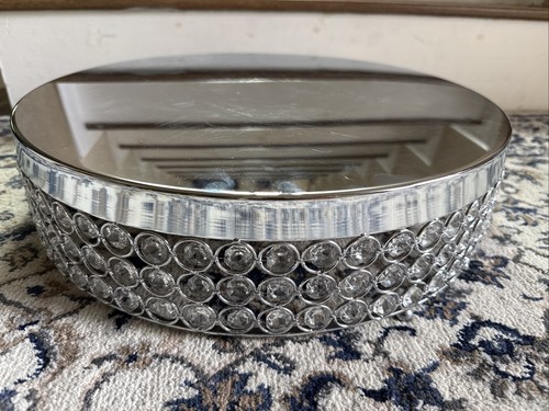 Round silver metal cake - silver, stand