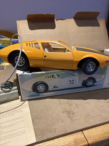Vintage toy mangusta - toy, tomaso