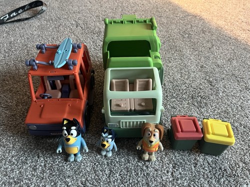 Bluey figures and - bluey, vehicles