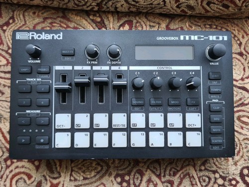 Roland 101 groovebox - mc-101,