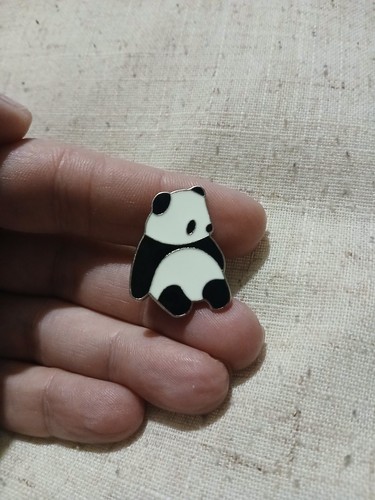 Pin badge sad dumpy panda - pin,