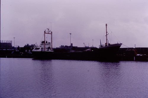 1990 shipping ship - ship, boat