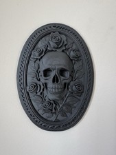 Gothic Skull & Roses Oval Wall