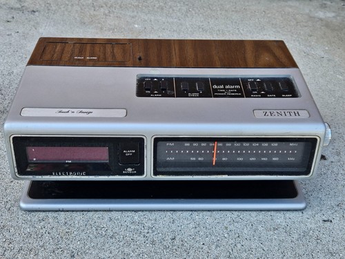 Vintage zenith led alarm - vintage,