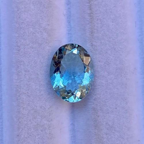 Oval cut aquamarine rare - oval, deep