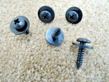 FERRARI ENGINE WHEEL ARCH SPLASHGUARD LINING INNER WING METAL SCREW WASHER CLIP