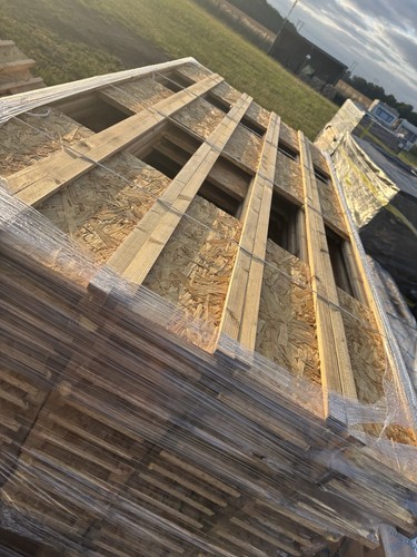 Joists roof studs - joists/roof, joists/studs