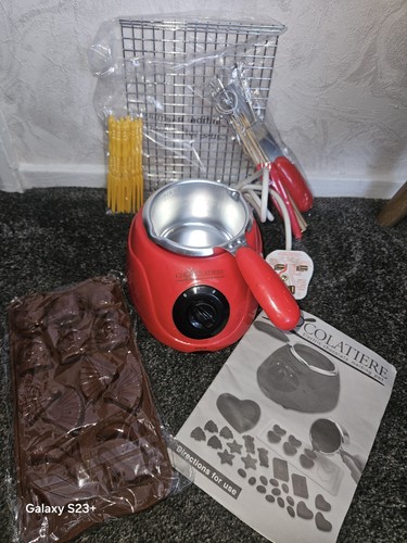 Red chocolate electric - , melting
