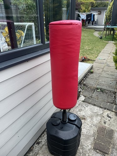 Free standing punch bag with - standing,