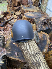 HORSE RIDING HELMET USED-GREAT CONDITION 