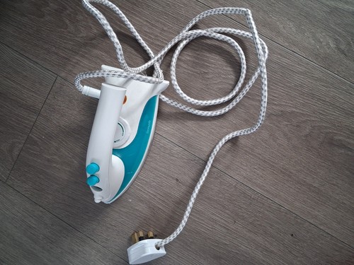 Small travel iron - small,