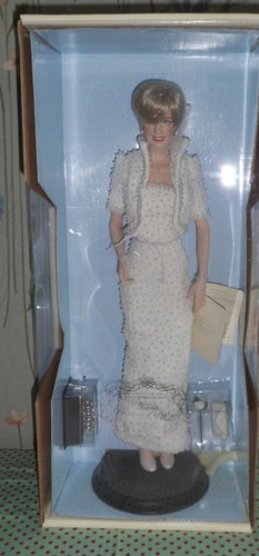 Frnklin mint princess diana - mint,