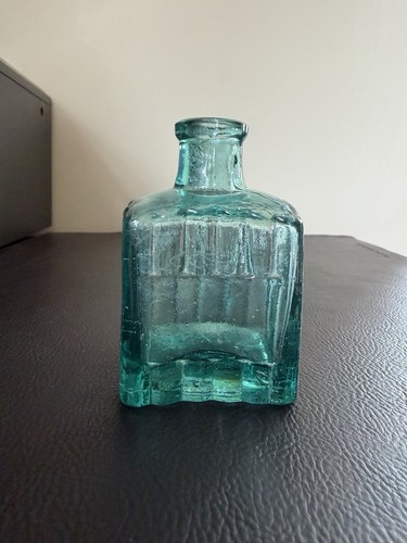 Antique aqua square ribbed - antique, ink