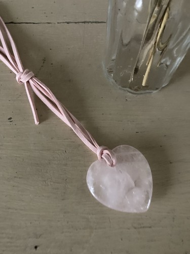 Pink rose quartz - leather, heart