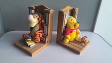 Disney Plush Winnie The Pooh And Tigger Wood Bookends With Removable Books