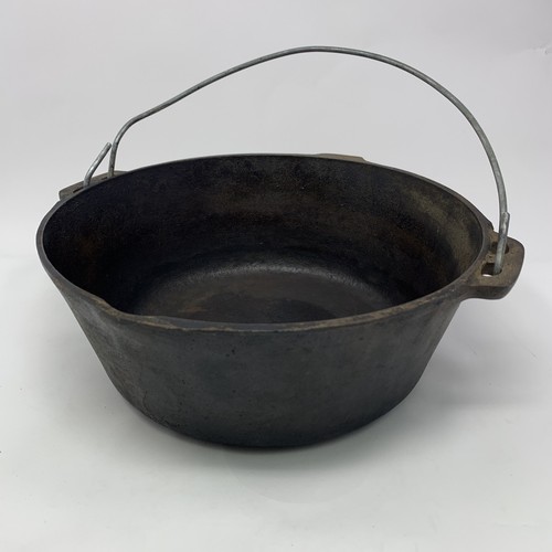 Vintage unmarked 8 - 8, cast