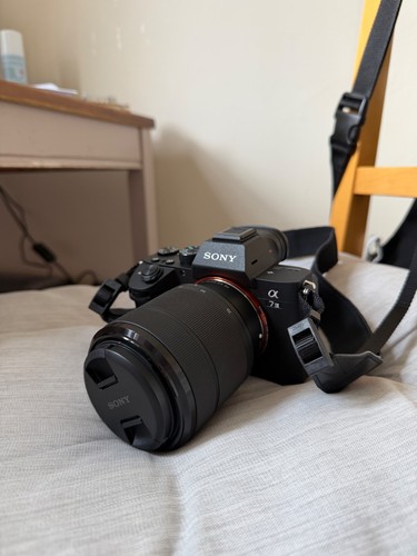 Sony iii mirrorless camera - a7,