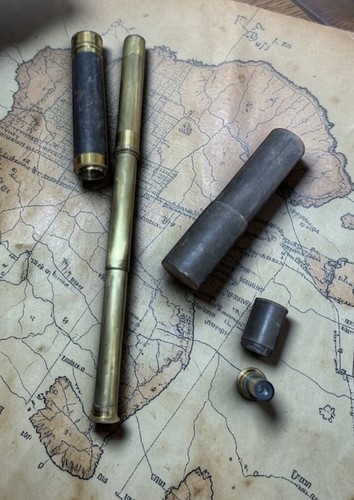 Victorian brass leather - -,