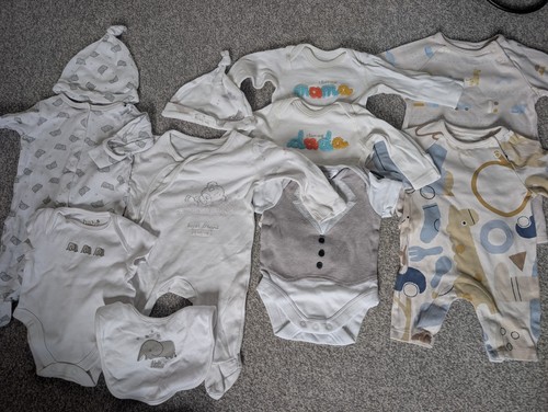 Newborn baby neutral clothing - baby,