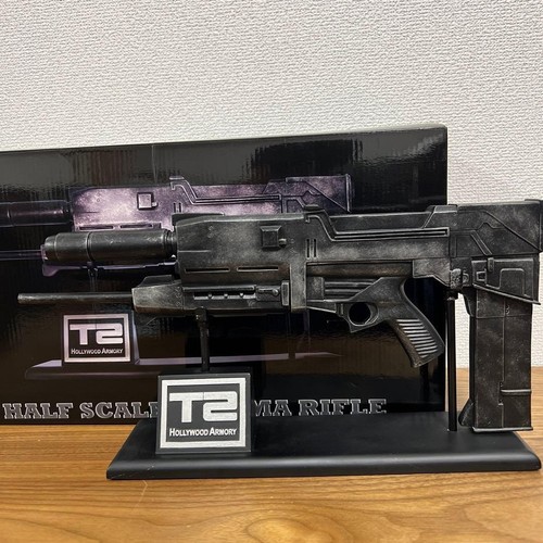 Terminator half scale plasma - 2,