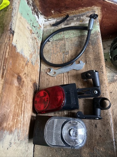 Front and rear bicycle lights - rear,