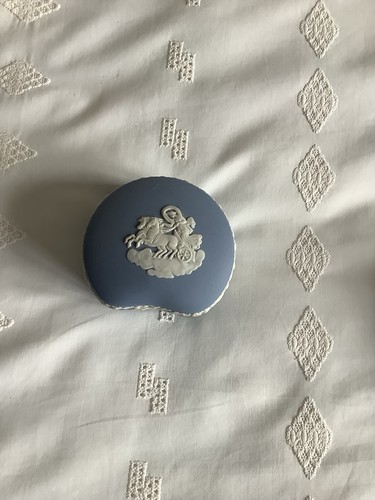 Wedgewood jasper trinket box - wedgewood,