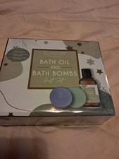 Bath Oil And Bath Bombs Gift