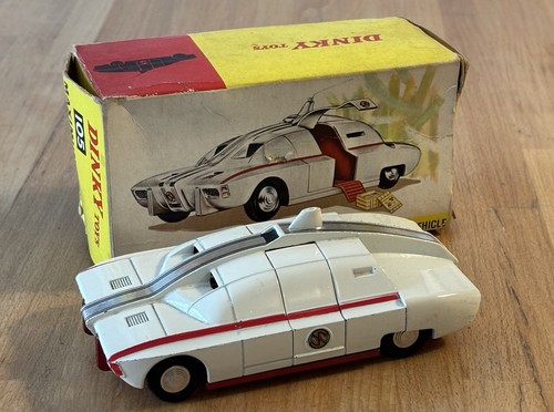 Captain scarlet dinky - scarlet, 105