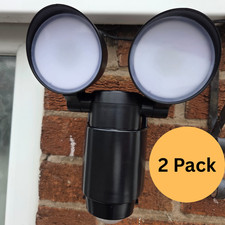 2x Battery LED PIR