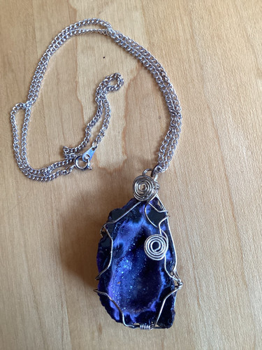 Pendant with purple amethyst
