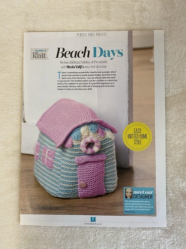 Summer beach days - beach, hut