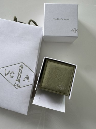Van cleef arpels ring - &, box