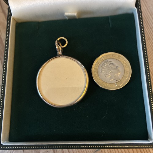 Large vintage antique 9ct - large,