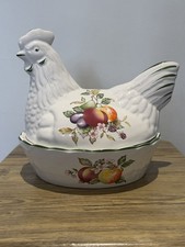 Vintage ceramic nesting hen