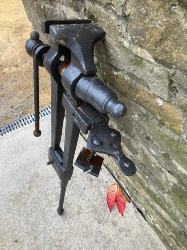 Blacksmith vintage vice - vintage,