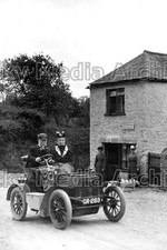 Fzz-49 Vintage Car & Post