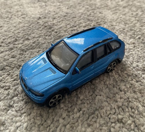 Maisto light blue bmw - 1:43,