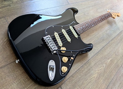 Legend fender squier strat - legend,